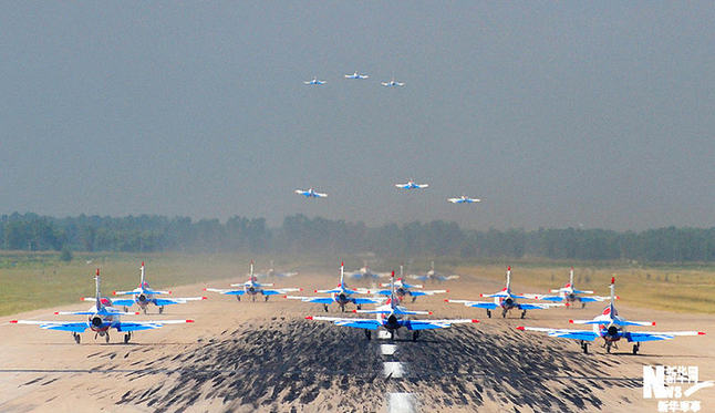 起飞！衔接紧密，起飞！队列准确，起飞！
