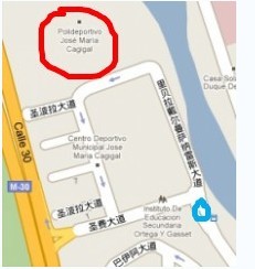 打羽毛球所在体育馆