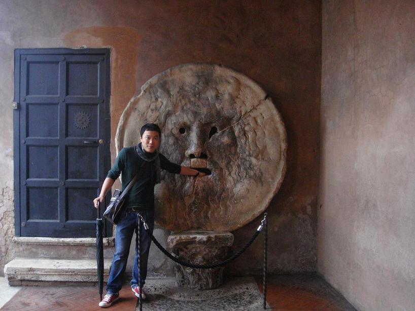 真理之口“我不会说谎的”:)