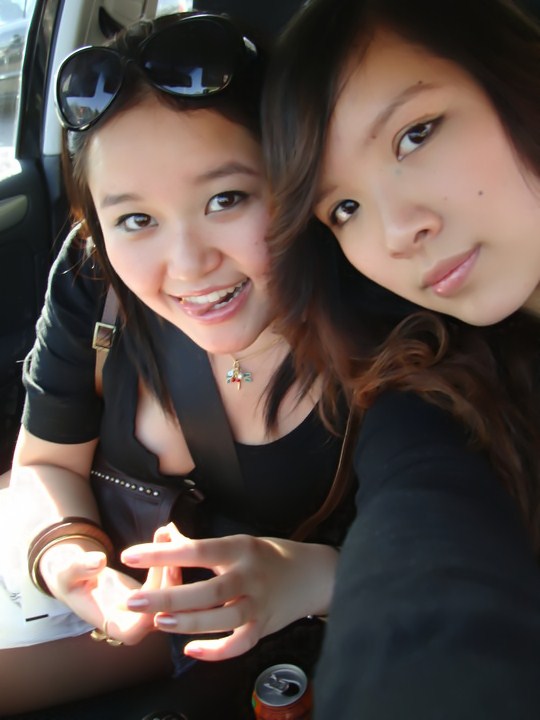 其实也不是什么终极美女拉。我就一骗钱的~