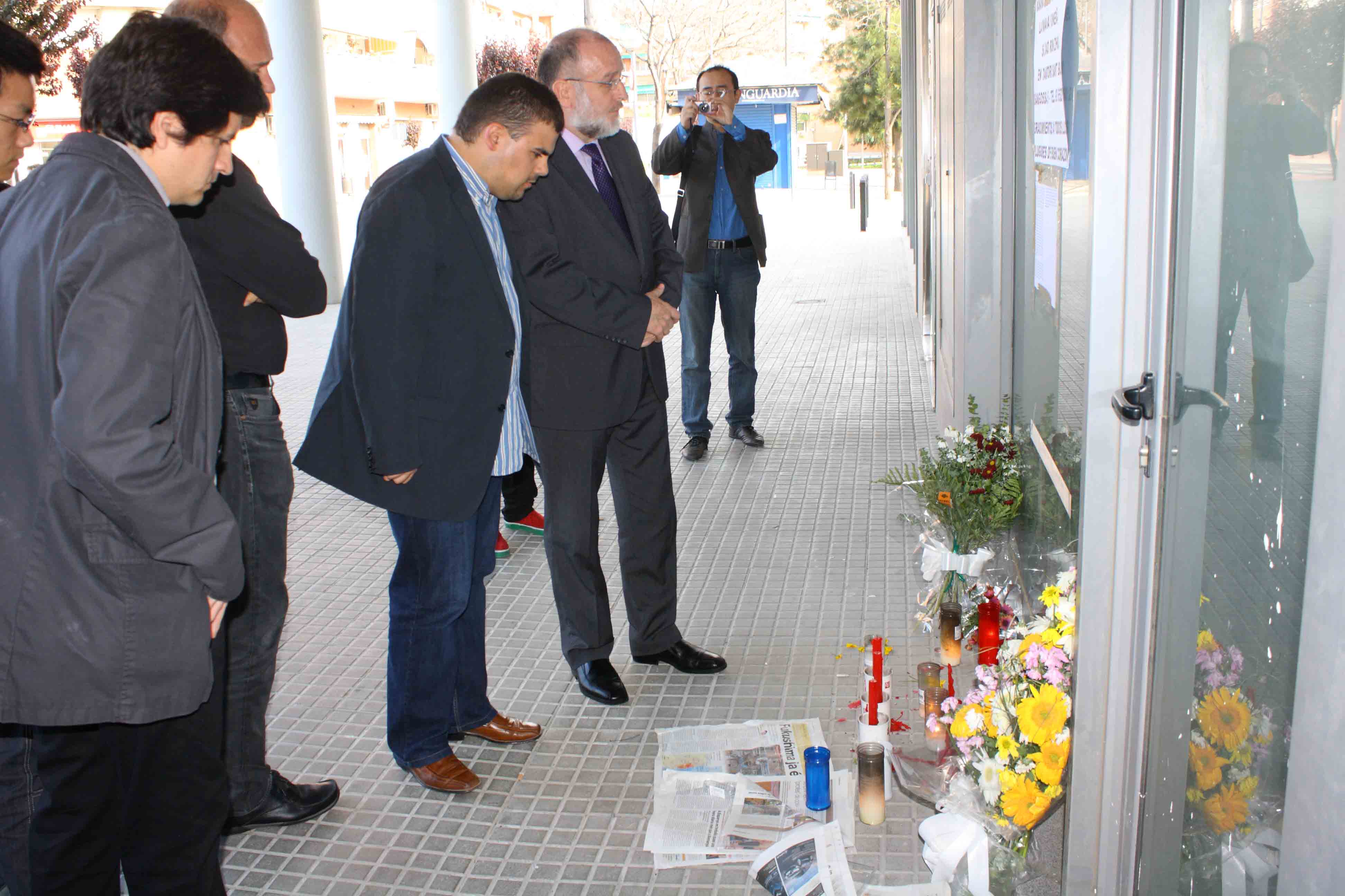 QUGEL COLOW先生、d\'Esplugues市议员悼唁周小荣.jpg