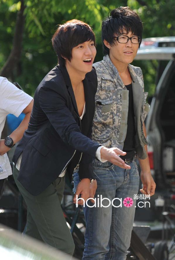 旁边这男的有点像论坛某人 = =