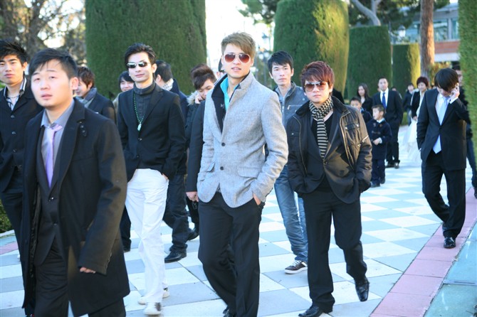 哥们..依旧潇洒