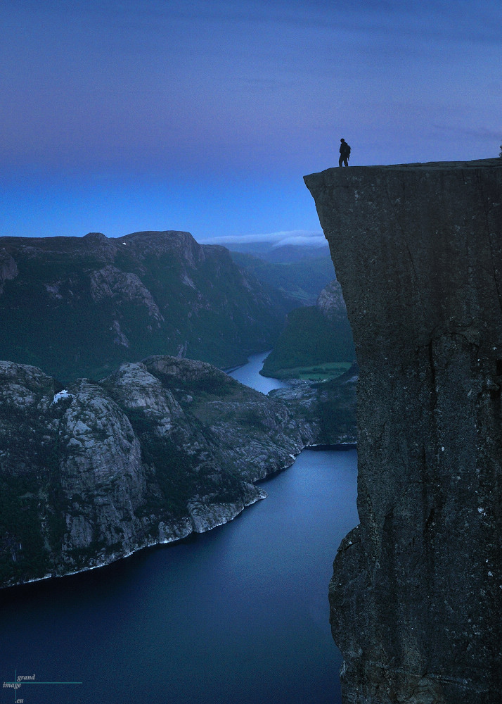 挪威 - 布道石.jpg
