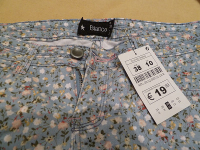 blanco的浅绿小碎花9分裤，全新，10€转