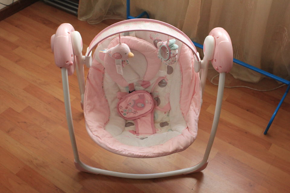 带音乐播放全自动婴儿摇椅，9成新，20欧