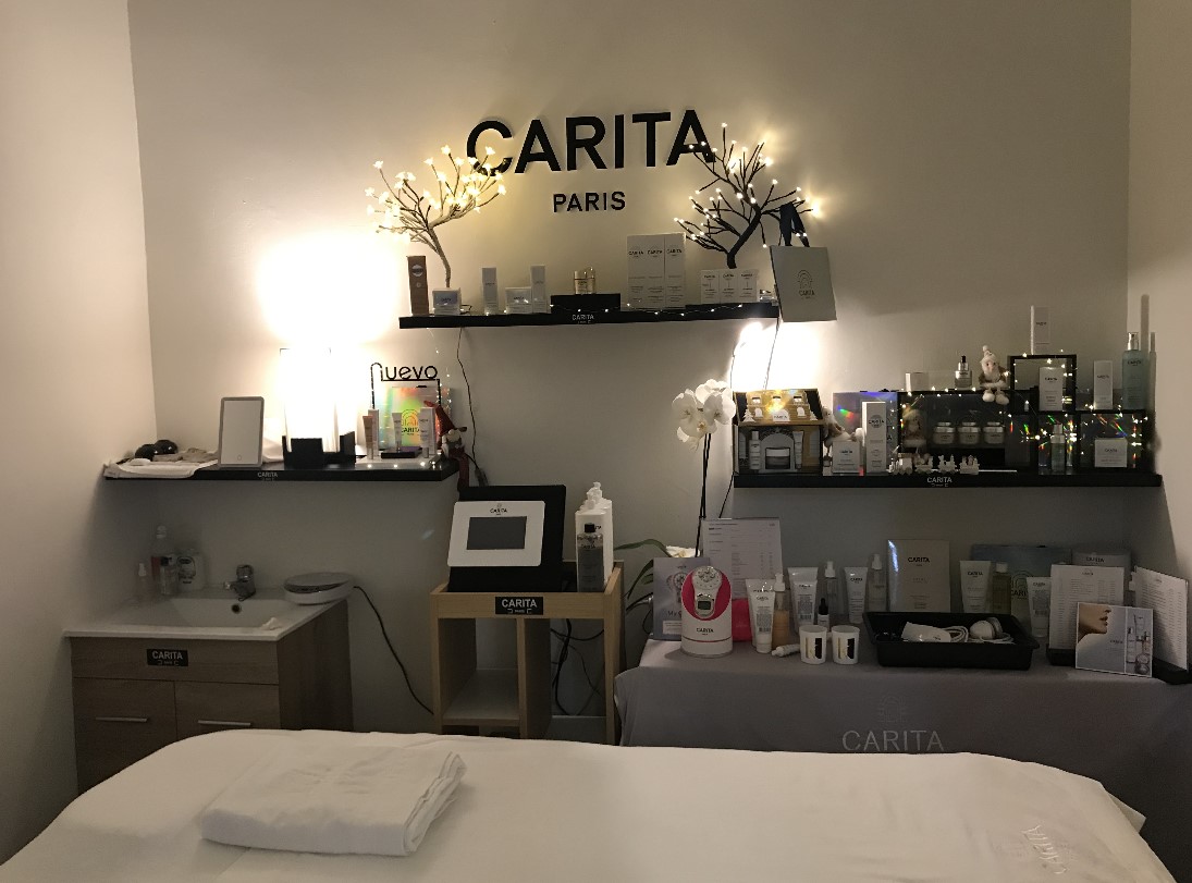 CARITA PARIS SALON KING MADRID foto pequeña.jpg