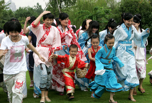 活动那天突然下雨了