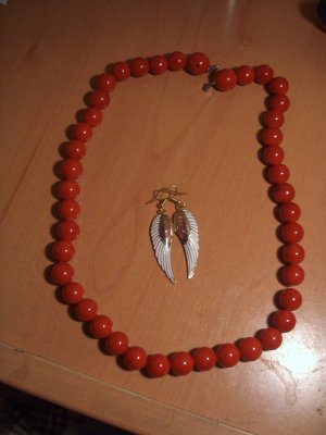 红珊瑚项链.jpg