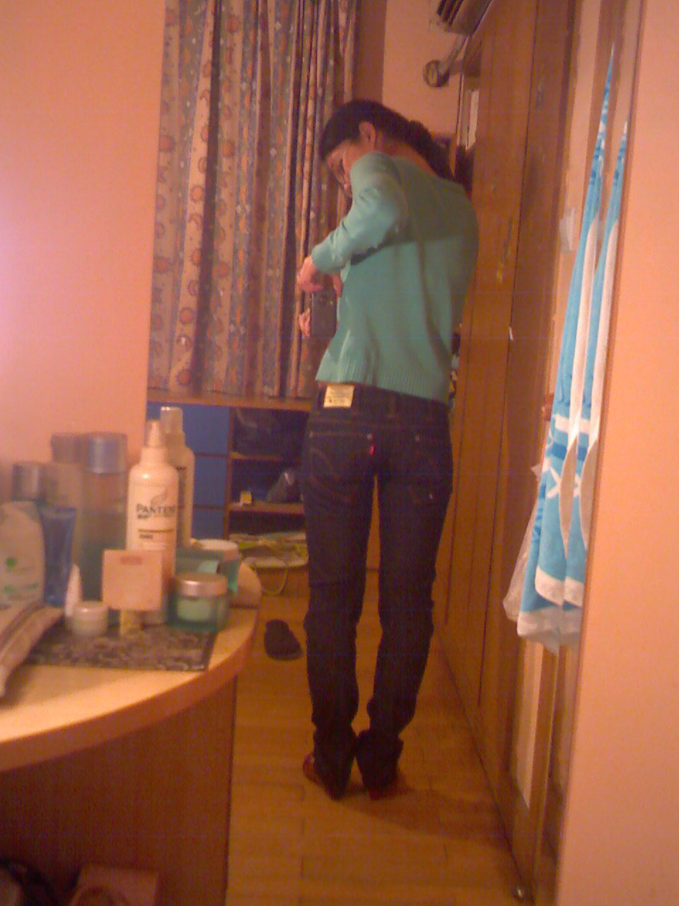 因为旧裤子都变大了，下了狠心买了levi's的裤子