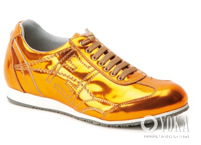 金色镜面皮系带球鞋 Fendi.jpg