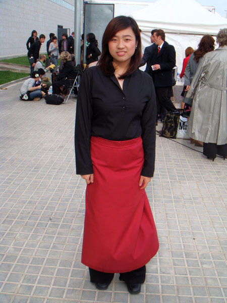 我.......(又扮回跑堂样了......唉~)