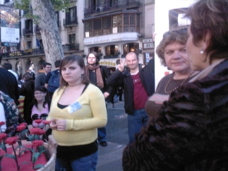 有人告诉他,有人正在拍你,你做个帅一点的动作,我冷汗~~~~~