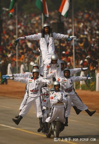 无敌的杂耍摩托队2.jpg